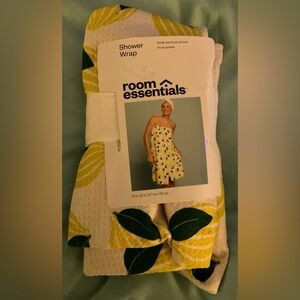 Room Essentials Citrus Pattern Shower Wrap w/Front Pockets 31x52”
